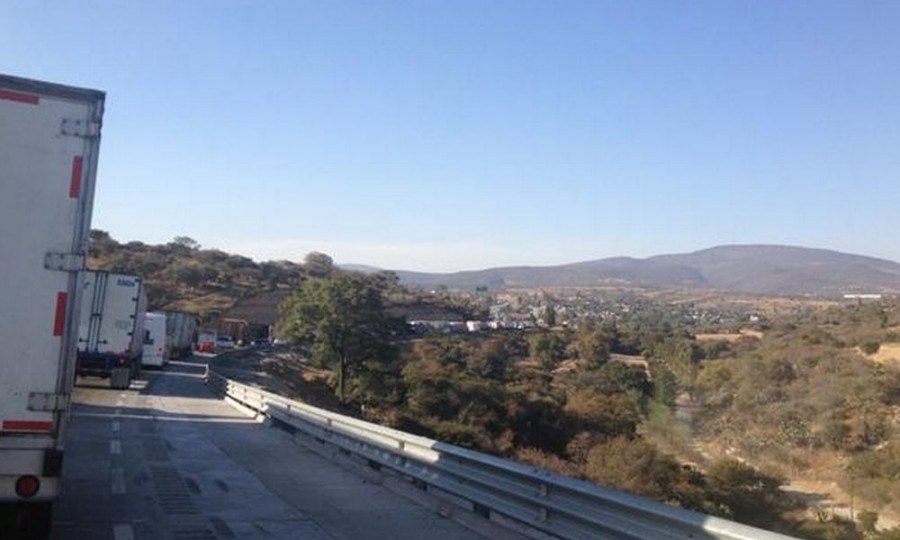 Autopista México-Querétaro reabre circulación, tras fuga de gas