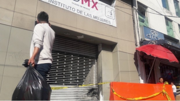 Arrojan artefacto explosivo al InmujeresCDMX
