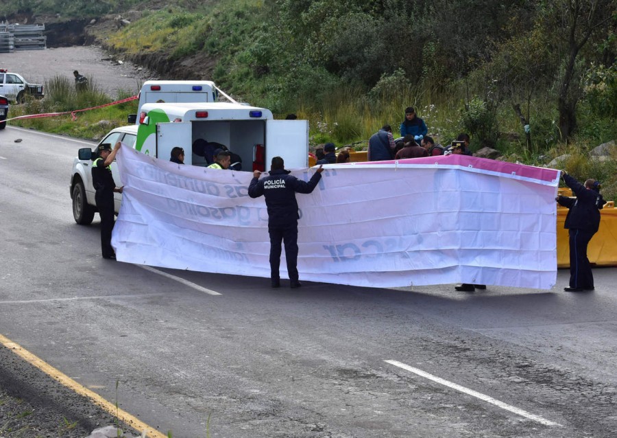 Encuentran 7 cuerpos sobre la carretera de Santa Clara en Michoacán