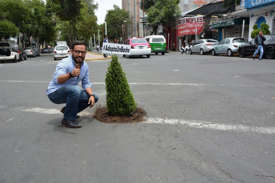 Exhibe Romo los baches en la delegación Miguel Hidalgo