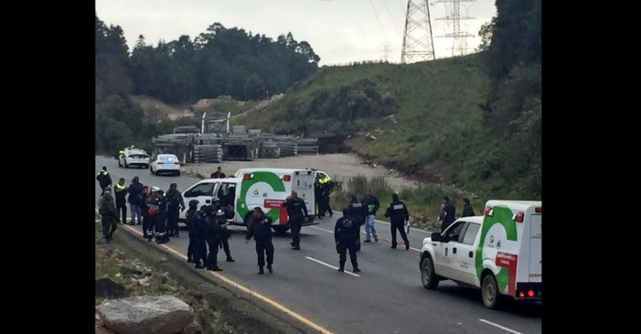 Entregan cuerpos de presuntos asaltantes en la México-Toluca