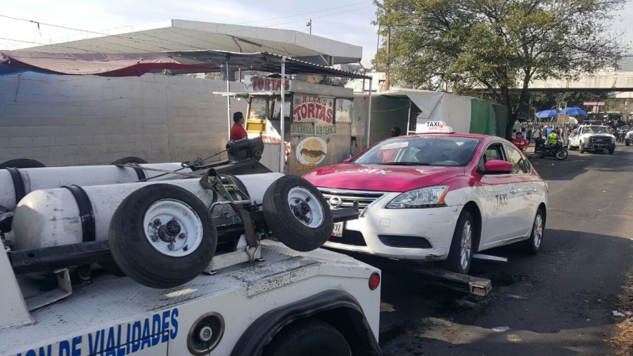 Remiten 30 taxis de Tacubaya a corralón