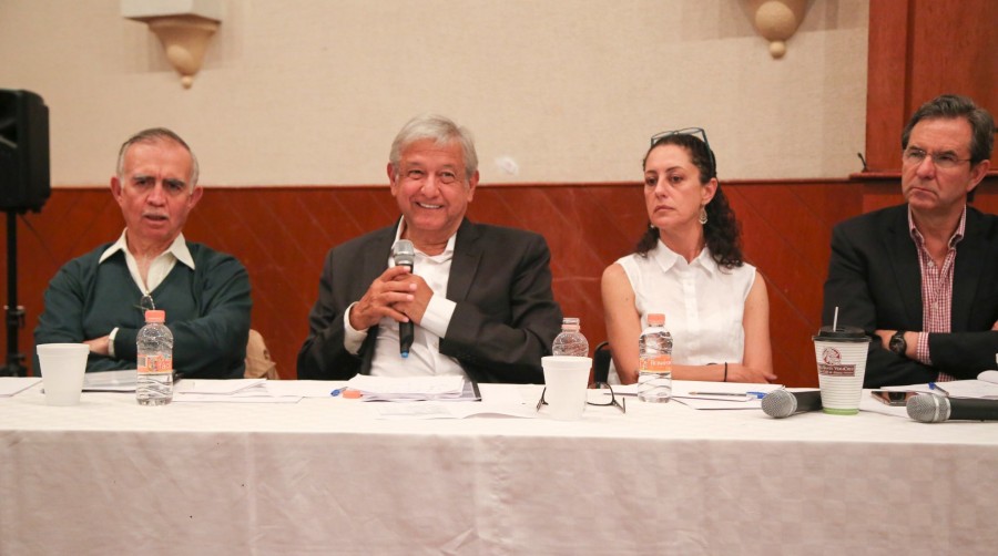 AMLO apoya a directiva de La Jornada