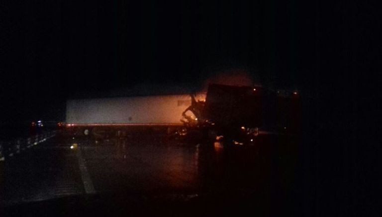 Tráilers chocan en la México-Querétaro