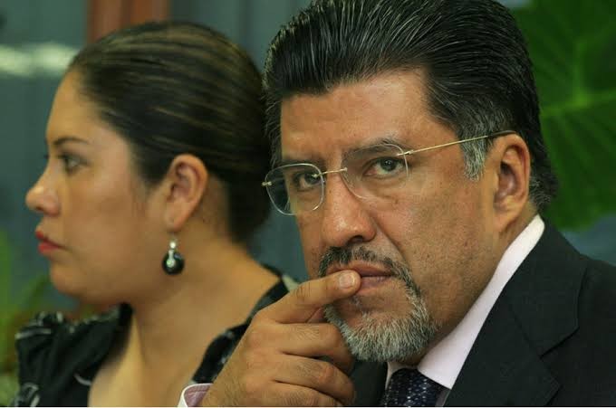 Beltrán renuncia a su militancia en el PRD
