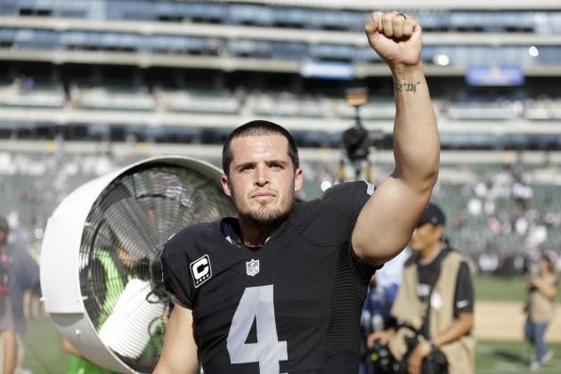 Derek Carr fuera de la postemporada