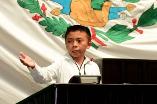 Niño diputado crítica corrupción e impunidad en Quintana Roo