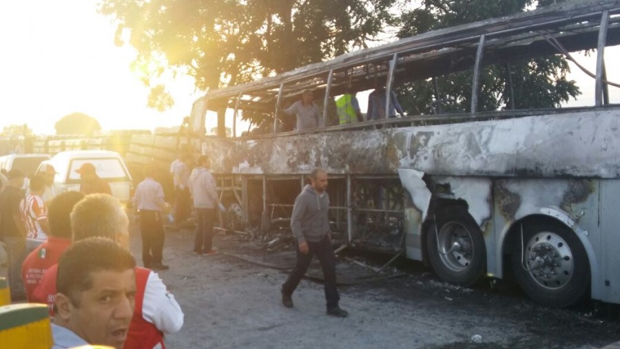 Trece personas mueren y dos heridos por accidente en autopista México-Veracruz