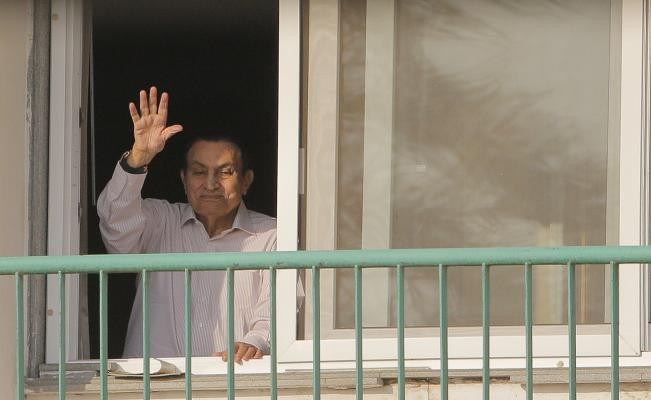 El expresidente egipcio Hosni Mubarak fue puesto en libertad