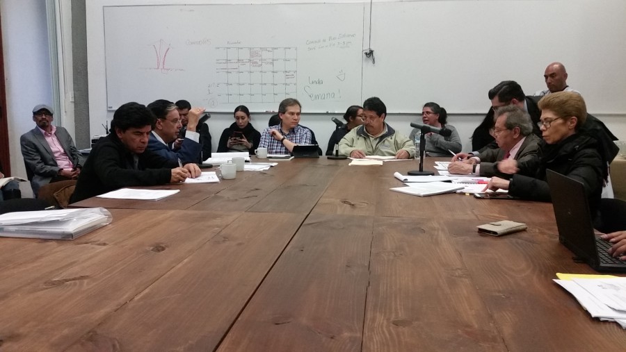 Discuten constituyentes edad para votar a los 16 años
