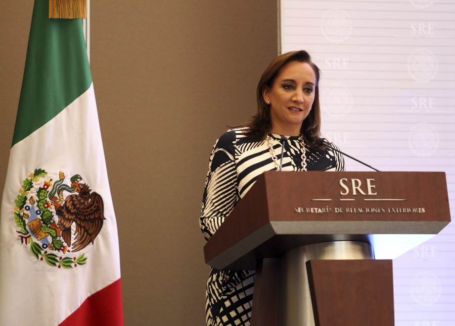 Claudia Ruiz Massieu ofrece dialogo a Donald Trump