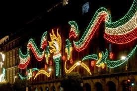 Inician montaje de luces patrias en el ZÃ³calo