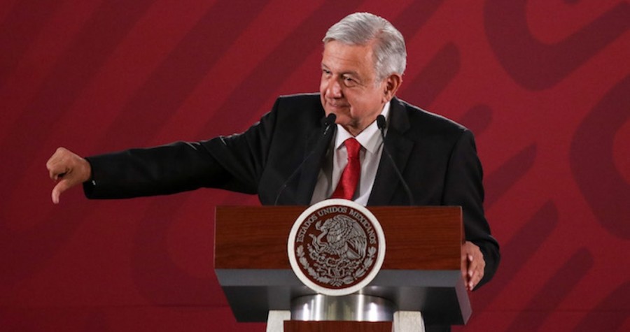Toco madera: AMLO ante posible recesión económica mundial
