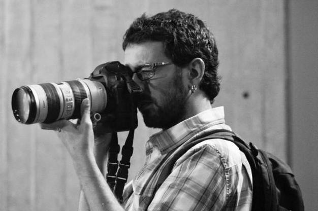 Roban equipo a fotoperiodista en cobertura del C40