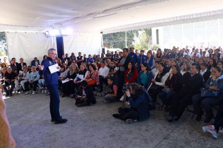 GCDMX realiza la primera Feria de Servicios para damnificados del sismo