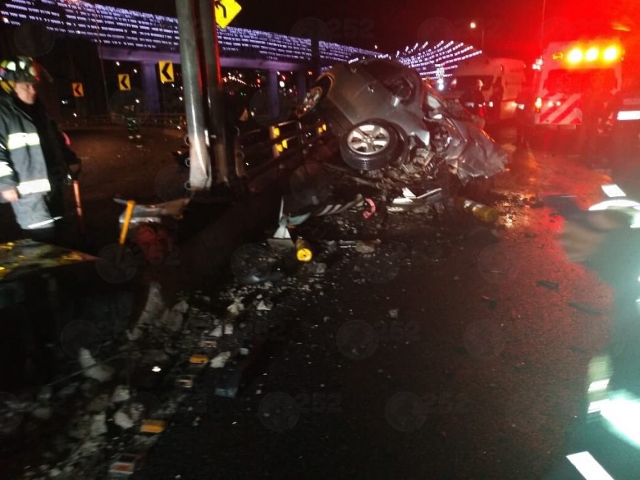 Muere mujer en accidente automovilístico en el segundo piso de Periférico