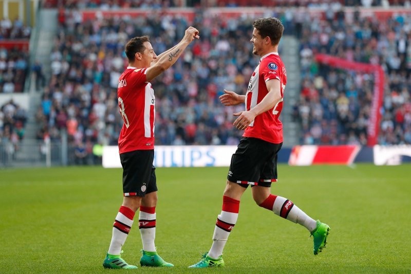 Andrés Guardado anotó gol en la victoria del PSV