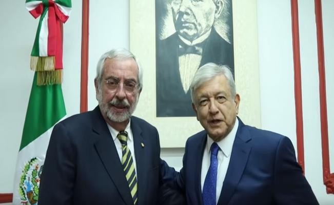 AMLO rectifica; no habrá recorte a Universidades