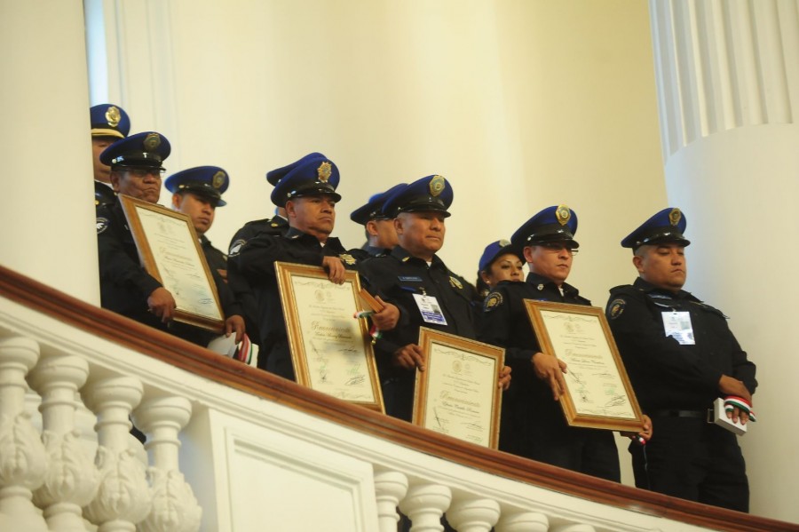 Reconoce ALDF a 85 integrantes policiacos; por primera vez galardona a elementos del Ejército