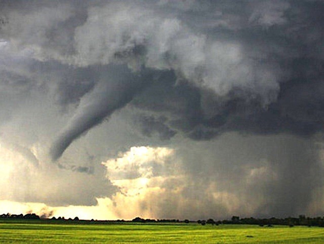 Sorprende tornado en Riva Palacio, Chihuahua