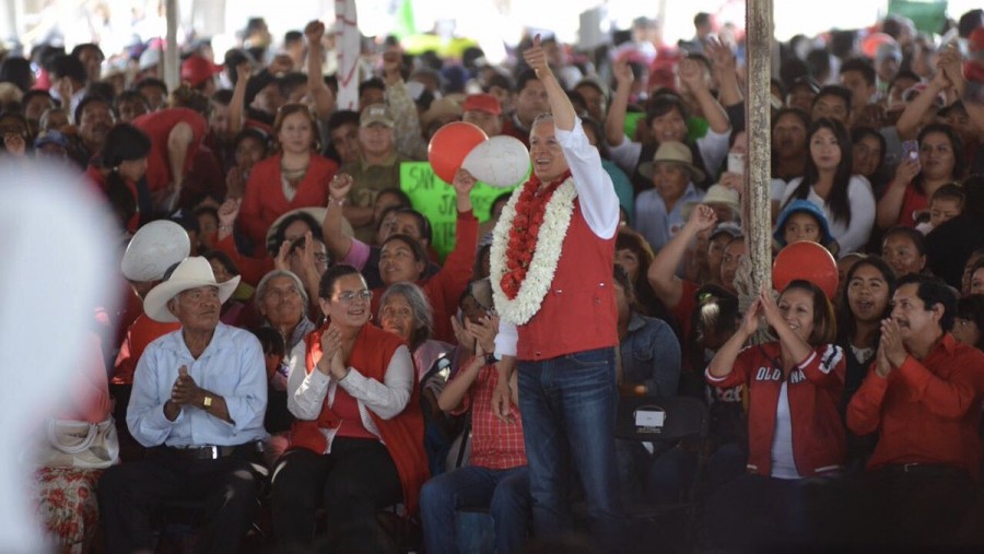 Del Mazo visita Aatlacomulco, promete conservar programas sociales